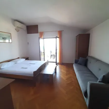 Ivanka Apartment *