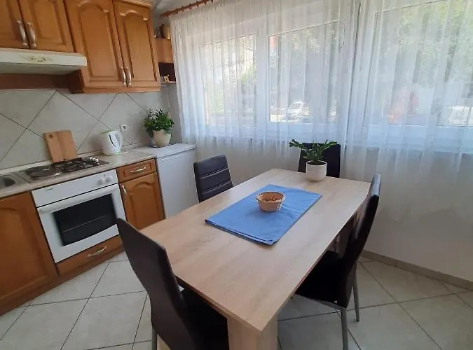 Ivanka 스타리그라드 파클레니차